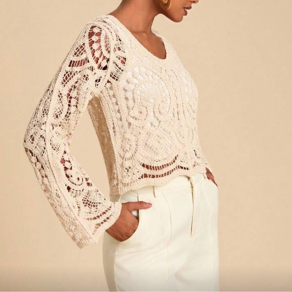 Elegant Cream Lace Top - Picture 7 of 7